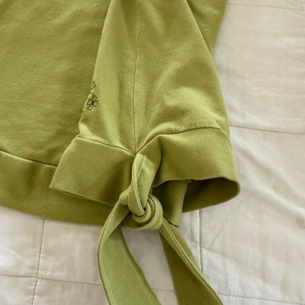 Lime green RUFF HEWN top Size M 95% cotton 6% spandex. Beautiful embroidery.